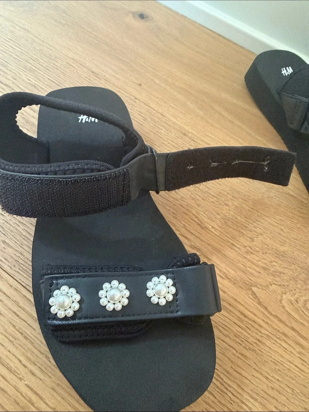 H&M Kids Black Pearl Flower Embellished Sandals
